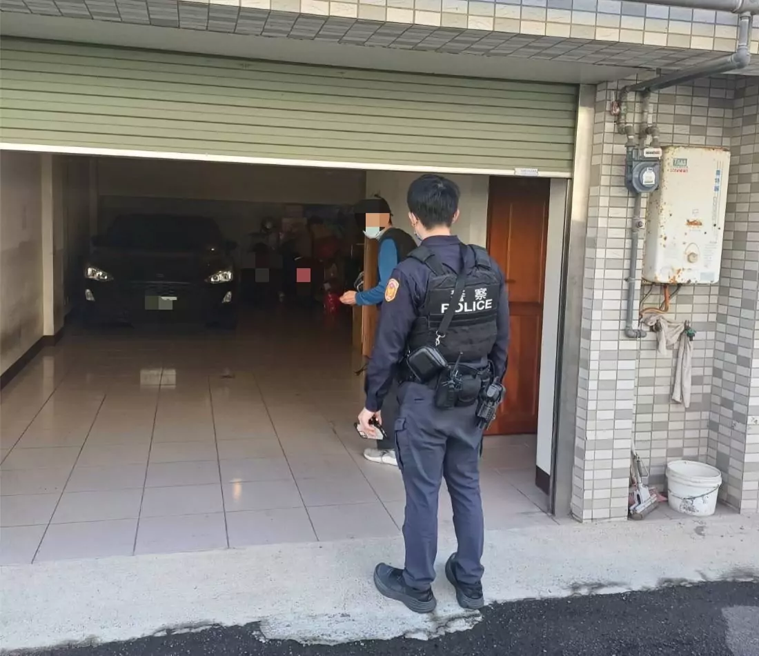 失智翁外出買午餐忘記回家路 楊梅警暖心送返家 S 72474641 0