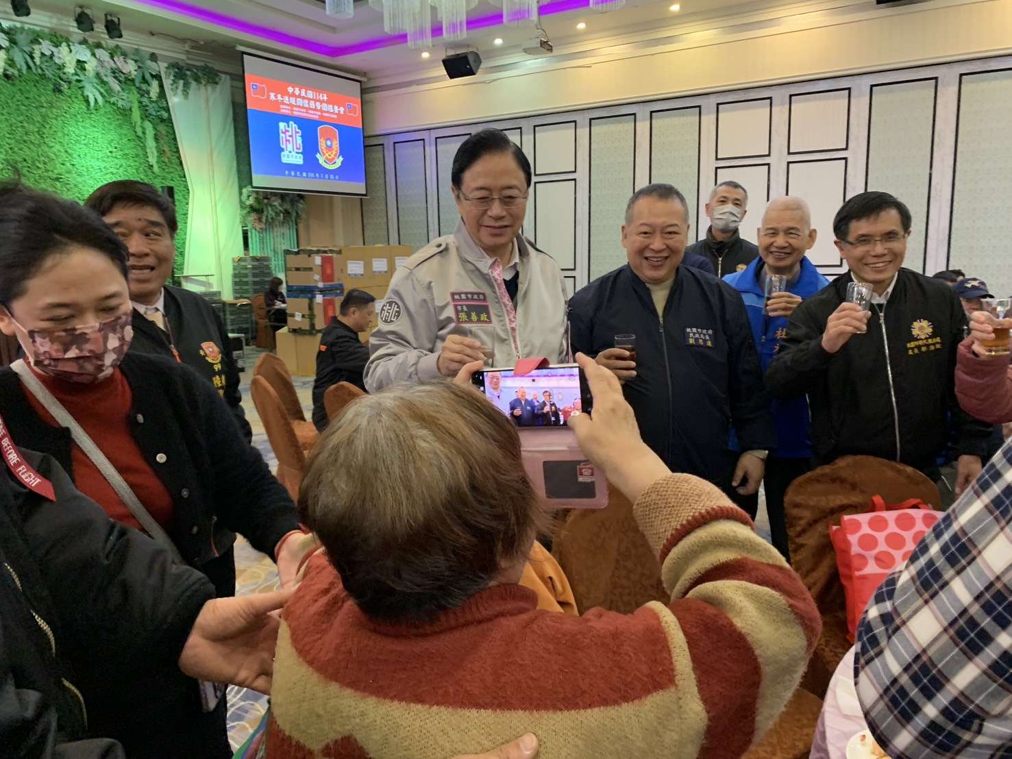桃園席開35桌圍爐宴 榮民眷感受過節溫暖 S 731045896
