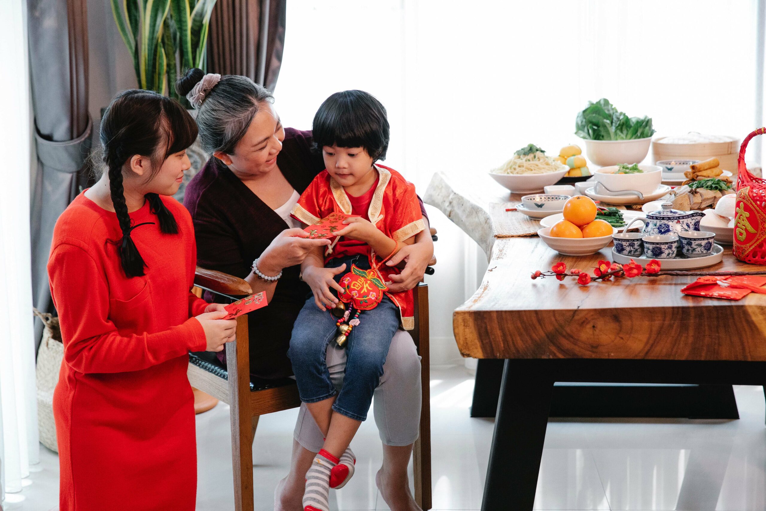 初二回娘家!備禮要成雙禁打掃送財 chinese new year celebration scaled