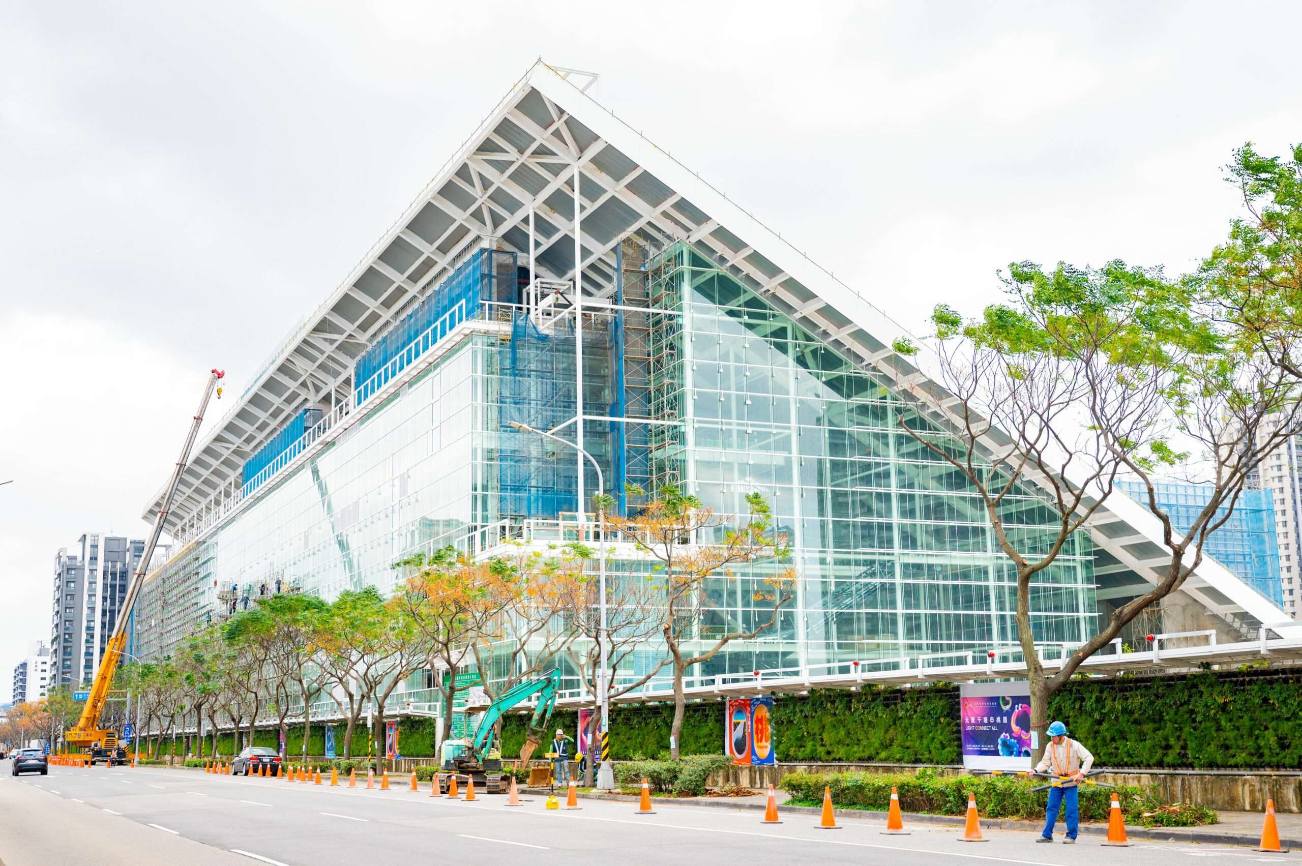 中央、地方會勘桃美館工程進度 力拼明年3月完工 h545fa scaled