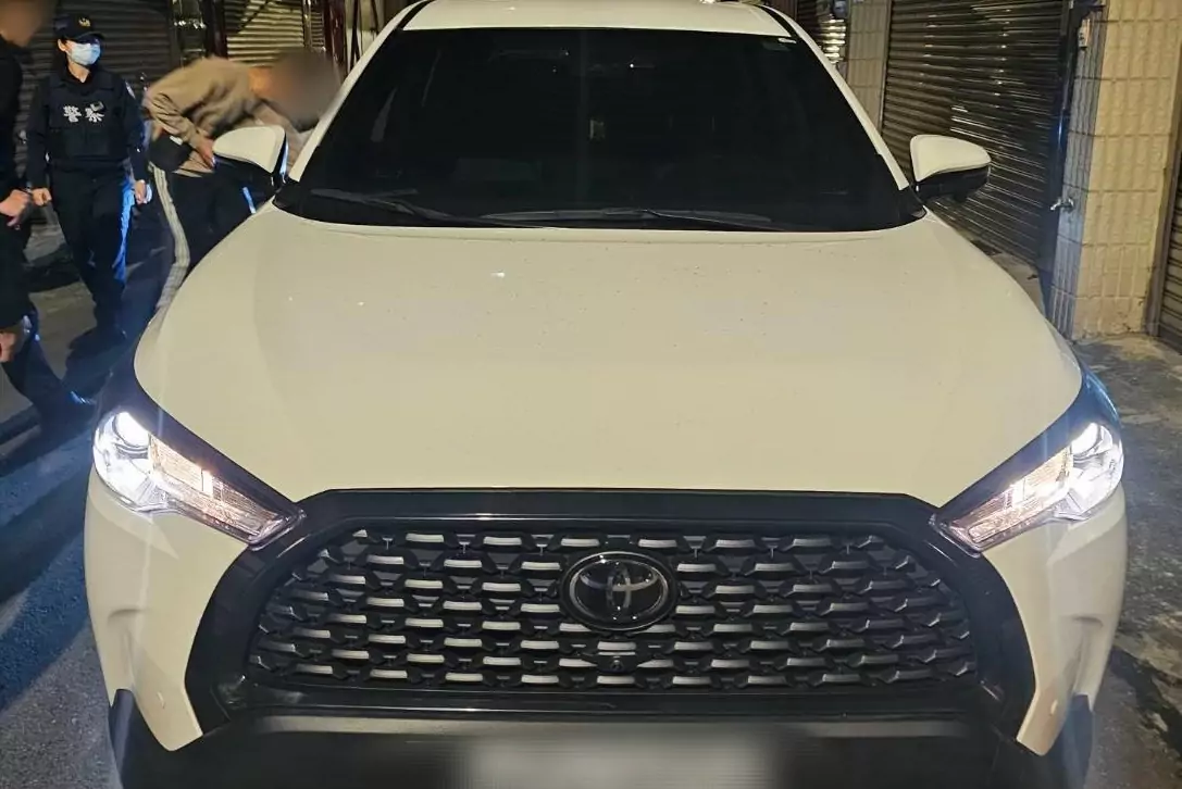 粗心駕駛忘記熄火車子被開走 八德警追查偷車賊身分 粗心駕駛忘記熄火車子被開走 八德警追查偷車賊身分