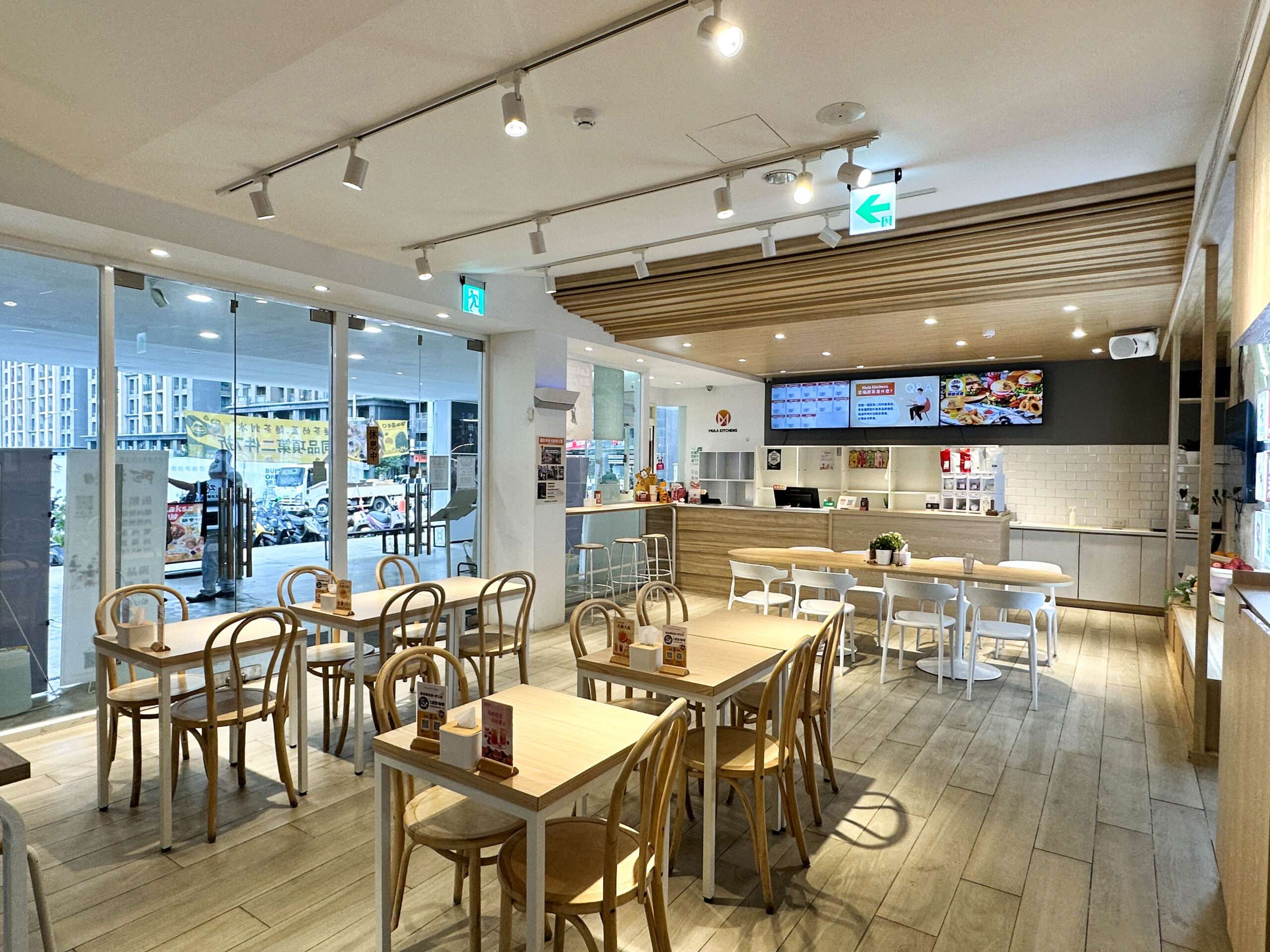 Mula Kitchens瞄準餐飲新趨勢 以「多品牌雲端廚房」打造新餐飲空間 圖2、Mula Kitchens台中中科店內實景 0 scaled