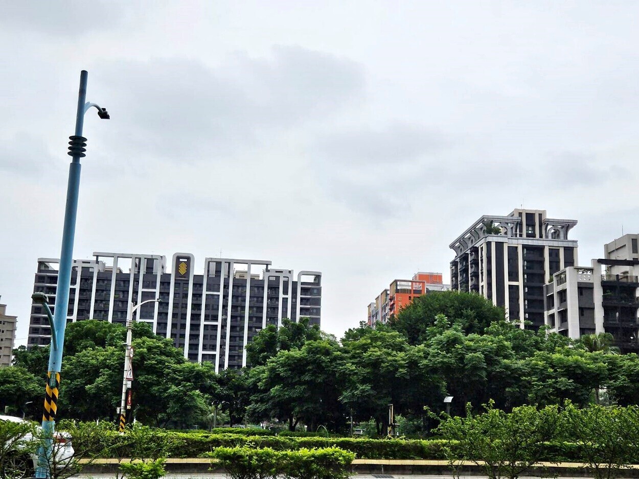 賣方惜售、開價硬心態鬆動!房市崩盤式下跌會出現?