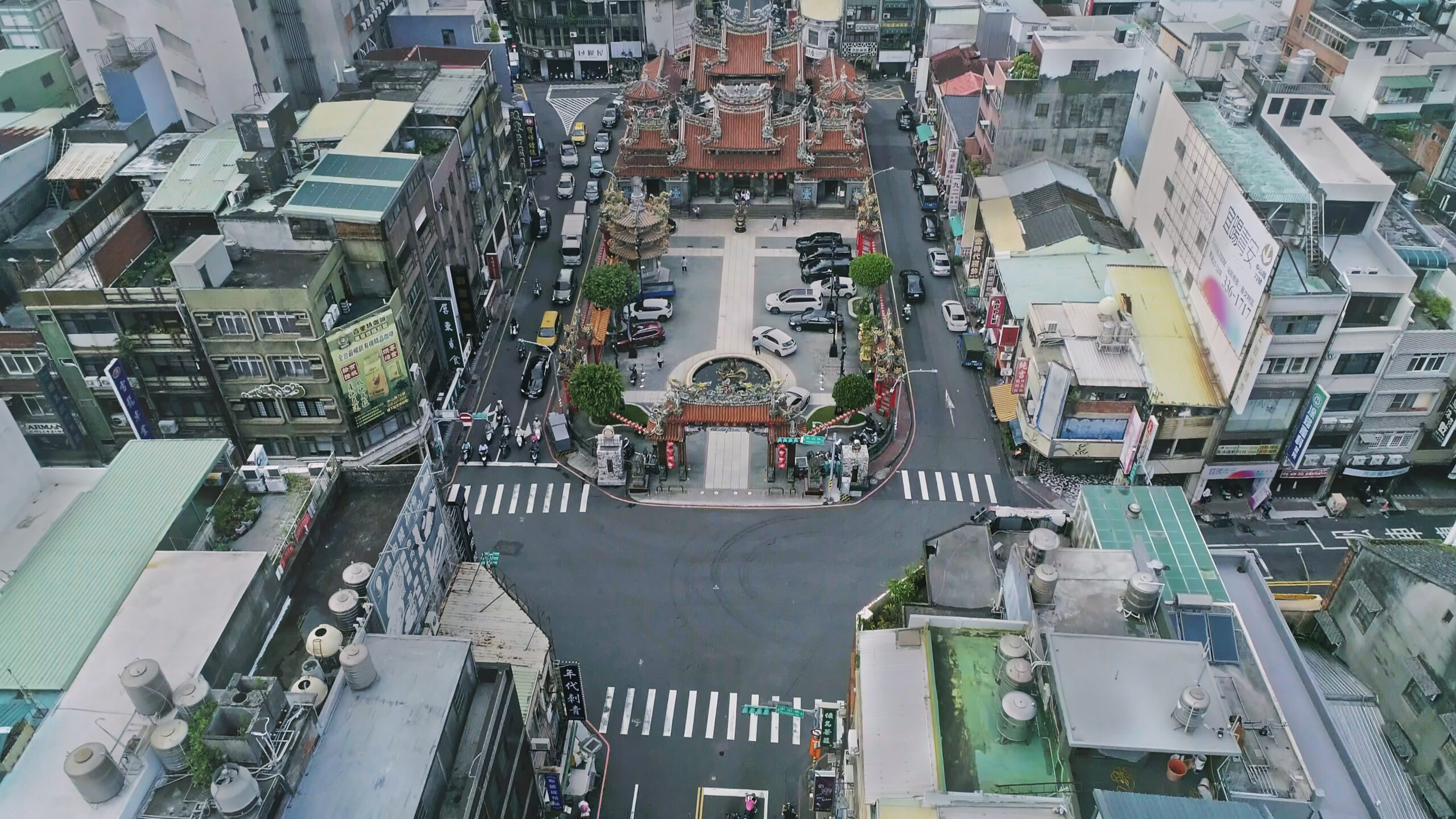桃園景福宮周邊人行道拓寬啟用 張善政盼為老城區注入活水 20250205185615151 scaled