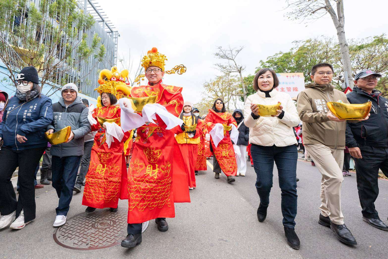 桃園龍潭「迎古董踩街嘉年華」熱鬧登場 傳承客家文化歡喜接財神 20250208195819506