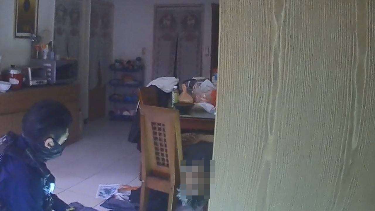 鄰居機警報案!獨居男跌倒無力求援警消破門搶救 2068850 0