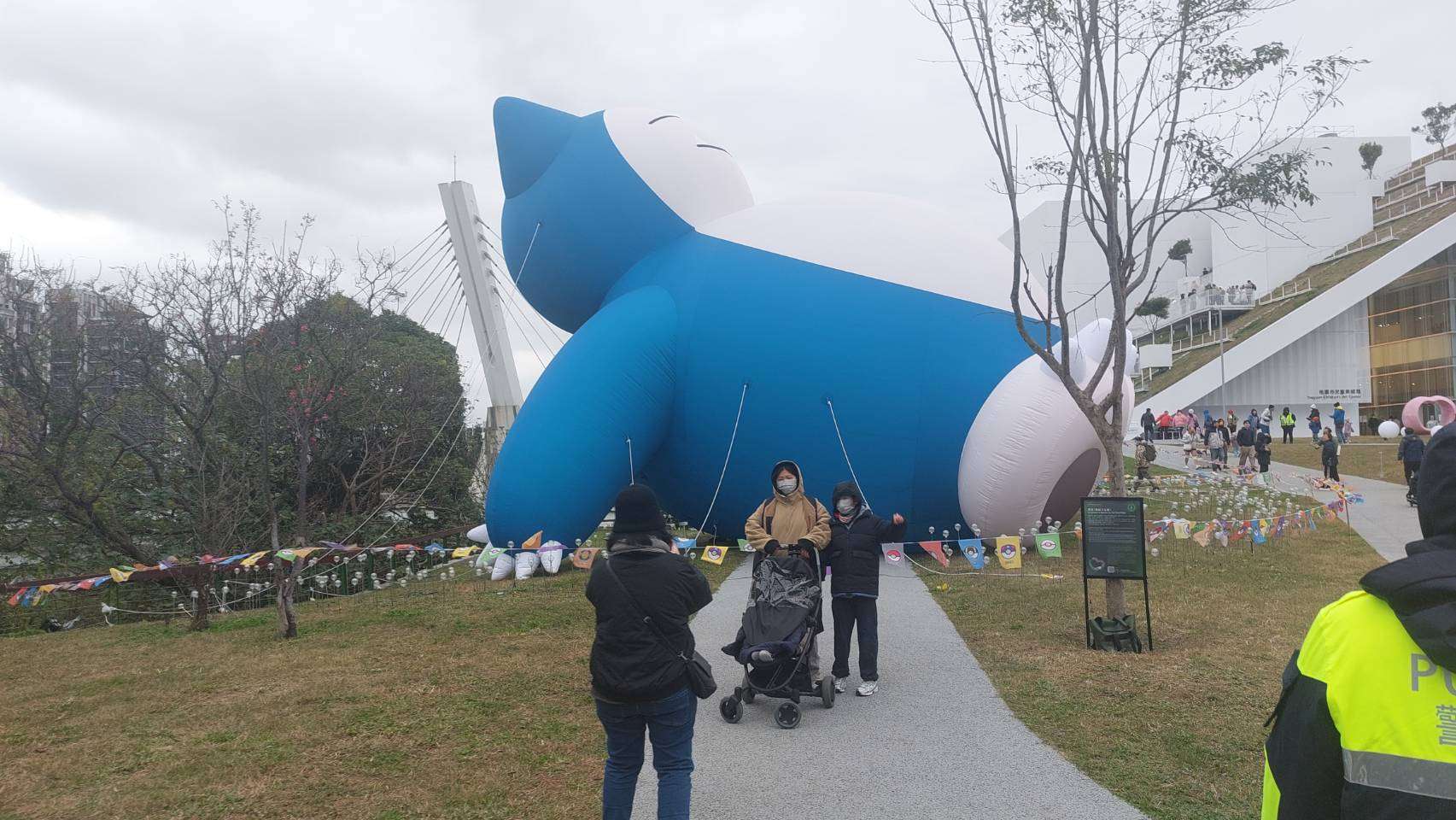 民眾燈會拍卡比獸手機不慎掉落 桃園警熱心助找回 2082206 0