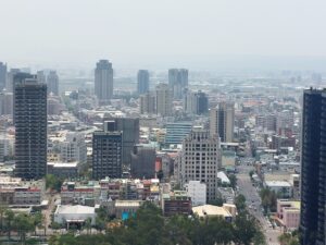 房地稅收慘跌！專家：待售壓力「房市難見曙光」