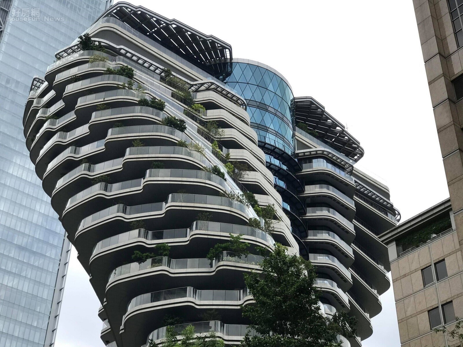 陶朱隱園1坪300萬「從外太空降落到行天宮」 專家直言銷售挑戰關鍵