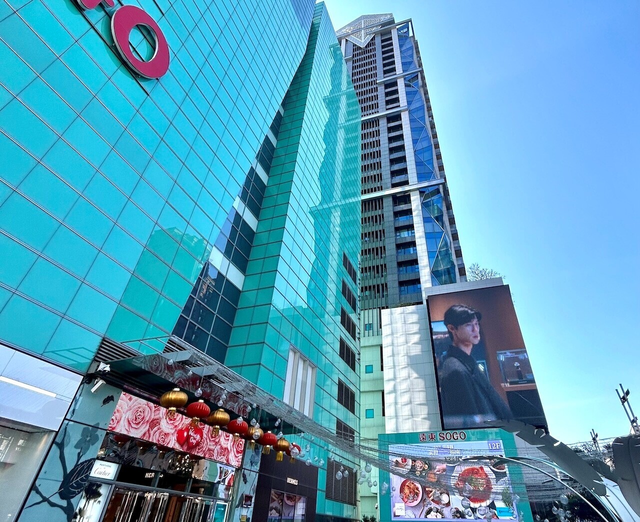 蓋在新光三越樓上的「台北之星」豪宅　18戶全流標