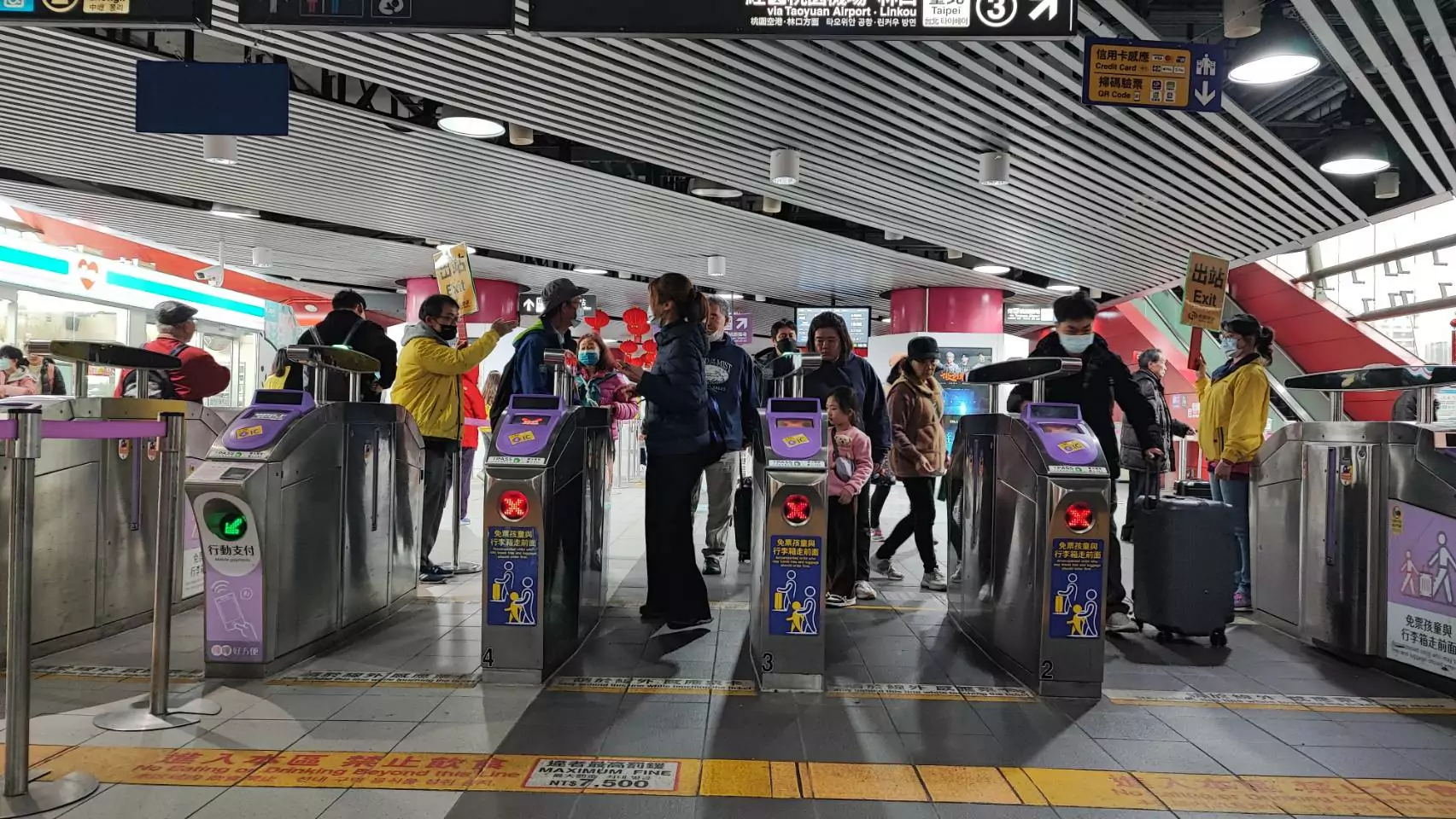 台灣燈會湧人潮 桃捷精進機捷疏運措施 台灣燈會湧人潮 桃捷精進機捷疏運措施