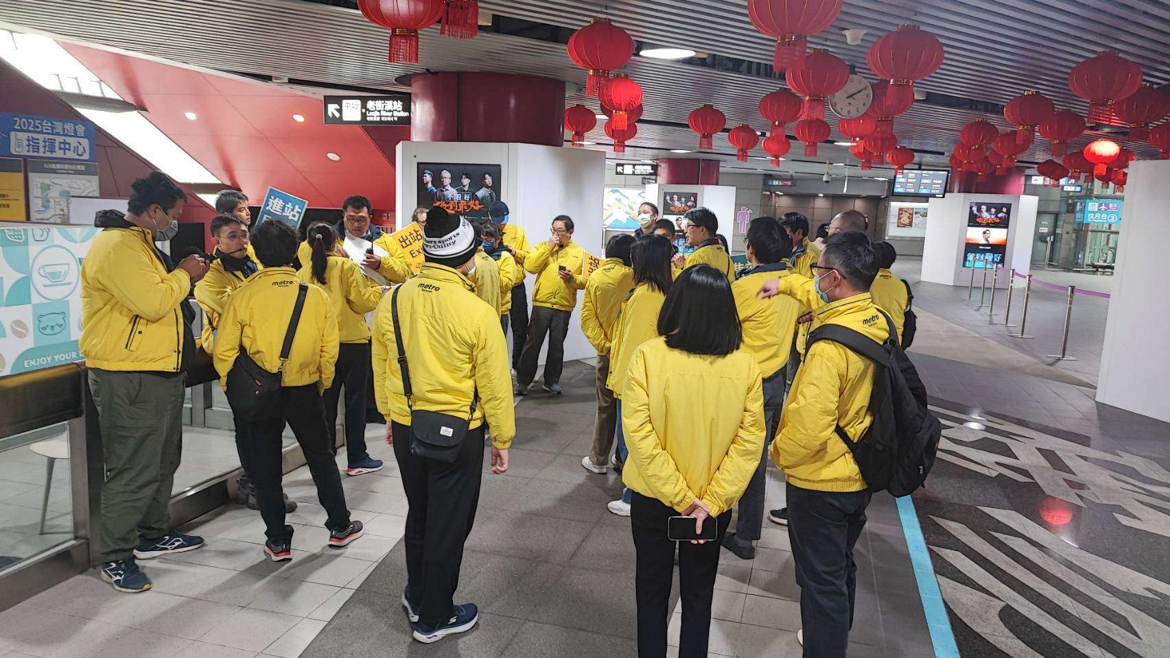 台灣燈會湧人潮 桃園機捷昨日運量破21萬 663465 0
