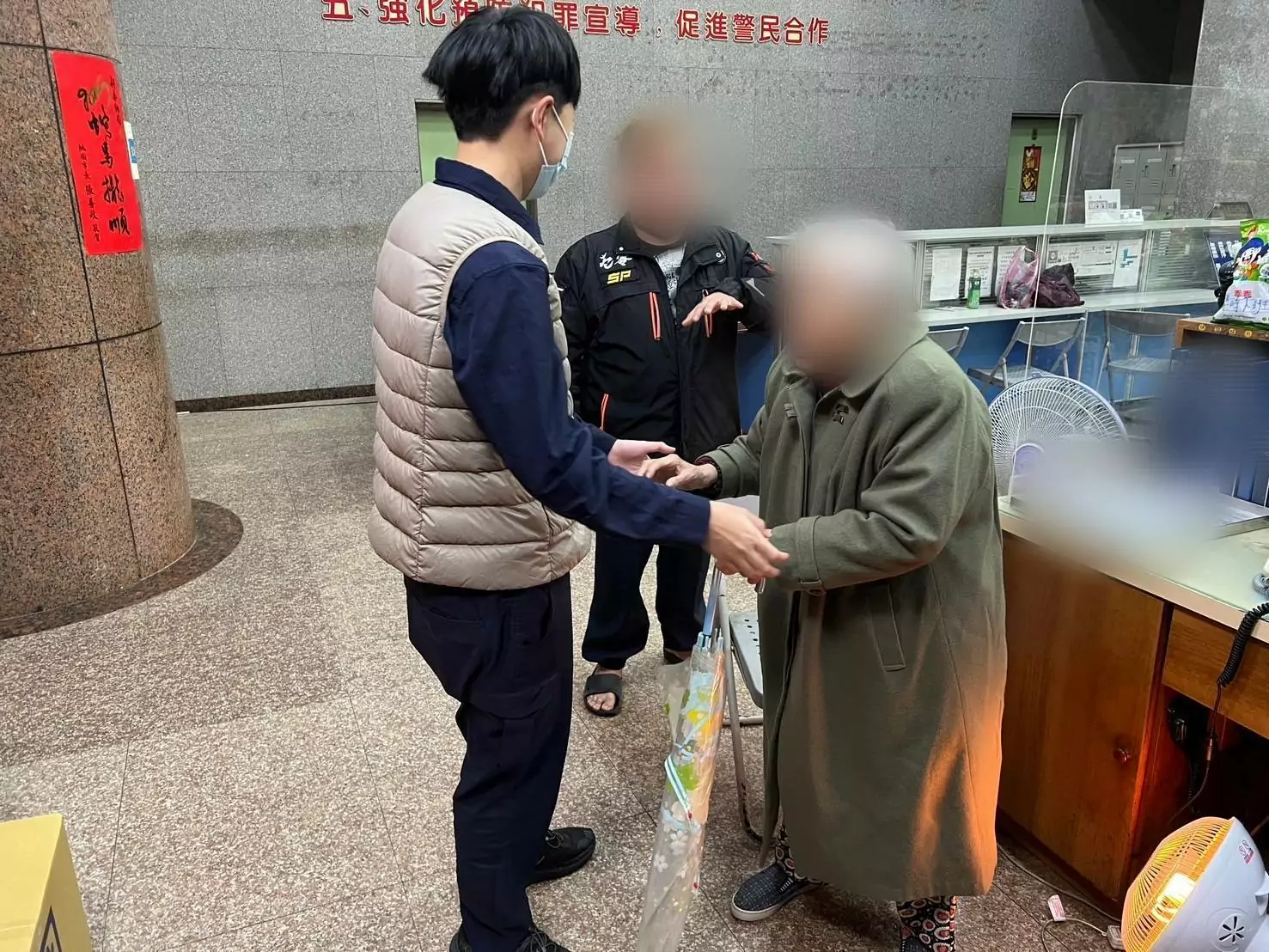 9旬婦迷途搭小黃返家說不清地址 八德警助平安返家 9旬婦迷途搭小黃返家說不清地址 八德警助平安返家