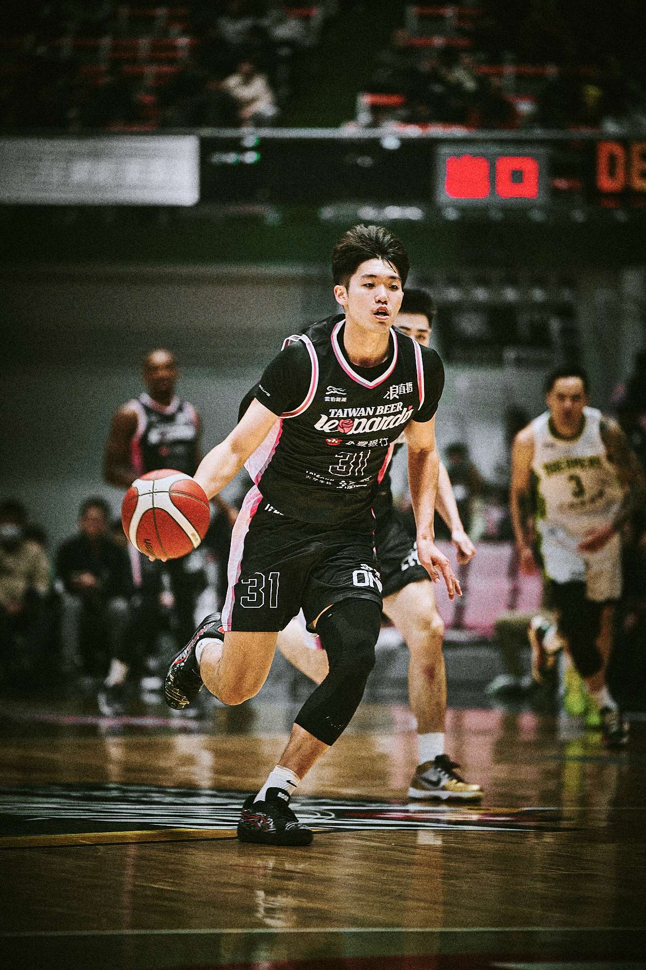 5人得分上雙 台啤永豐雲豹以96:93取勝 DSC8185