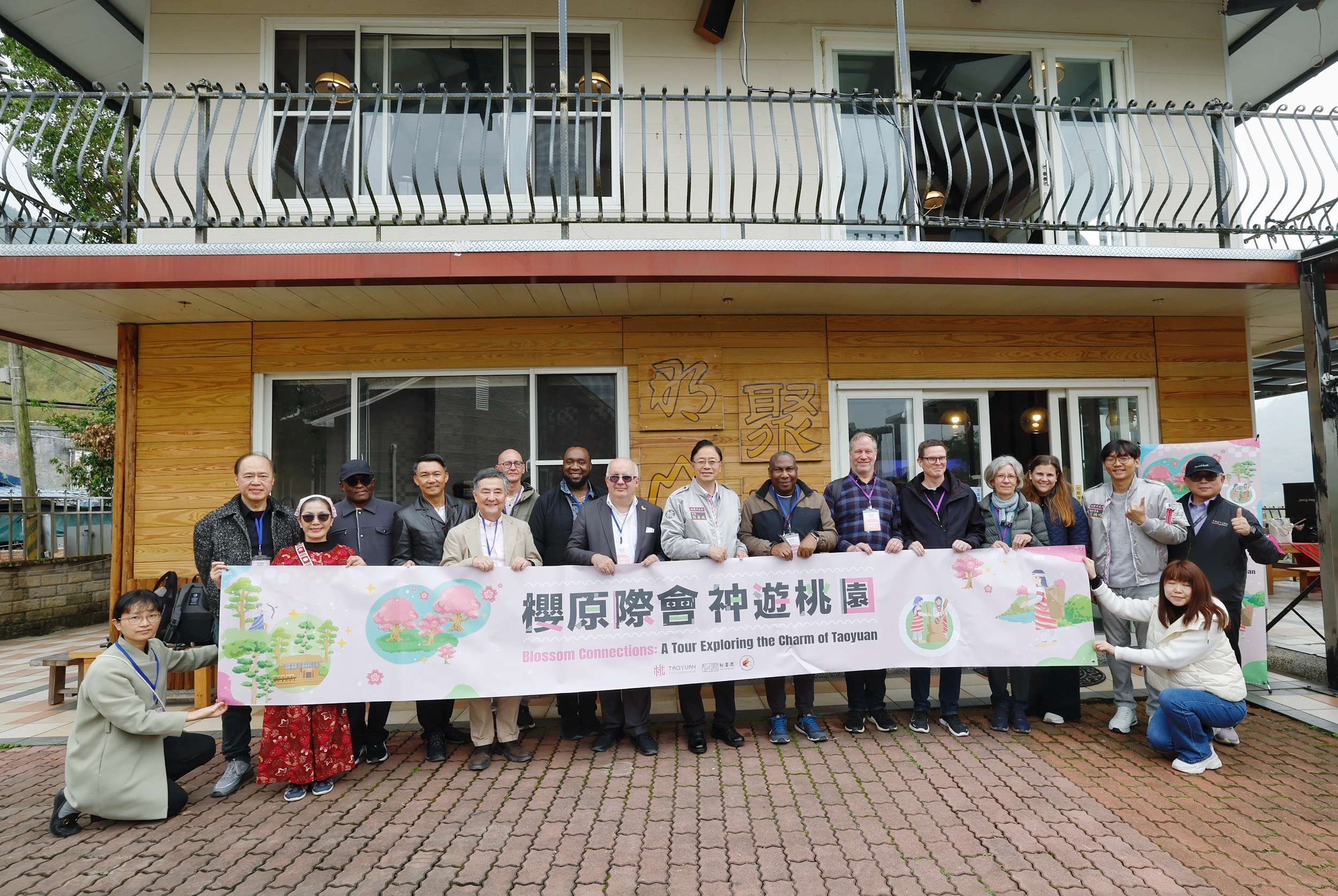張善政拚城市外交 12國駐台大使及代表桃園賞櫻看神木 S 108601374