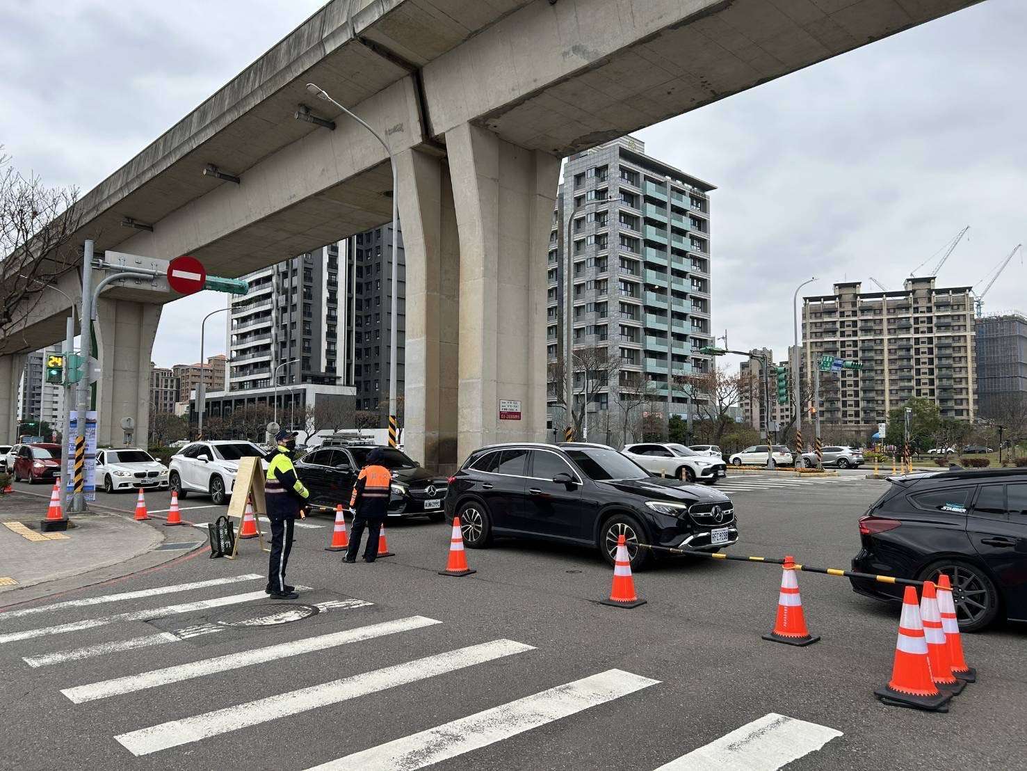桃警全力守護台灣燈會交通秩序 維持周邊道路順暢 S 111288427 0