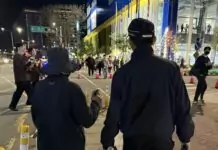 6旬婦賞燈身體突不適 壢警暖心伸援助返家 6旬婦賞燈身體突不適 壢警暖心伸援助返家