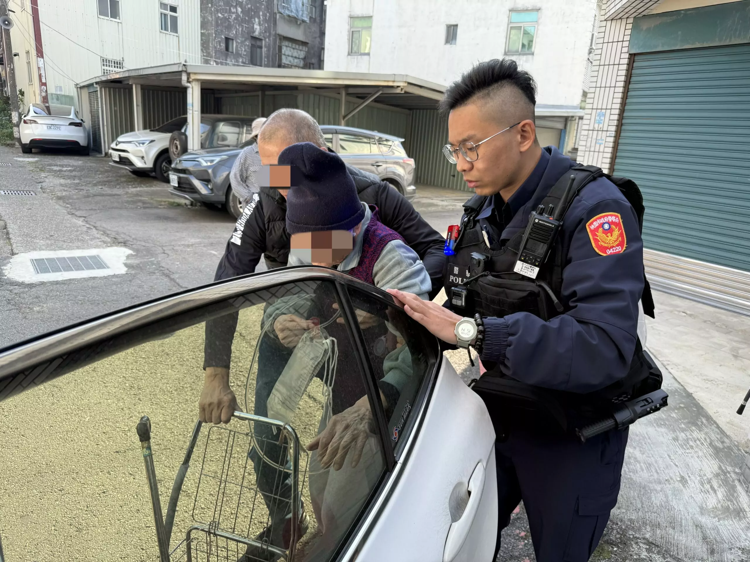 7旬失智翁迷路只記得1件事 壢警助其與老伴團圓 S 12353601 0 scaled