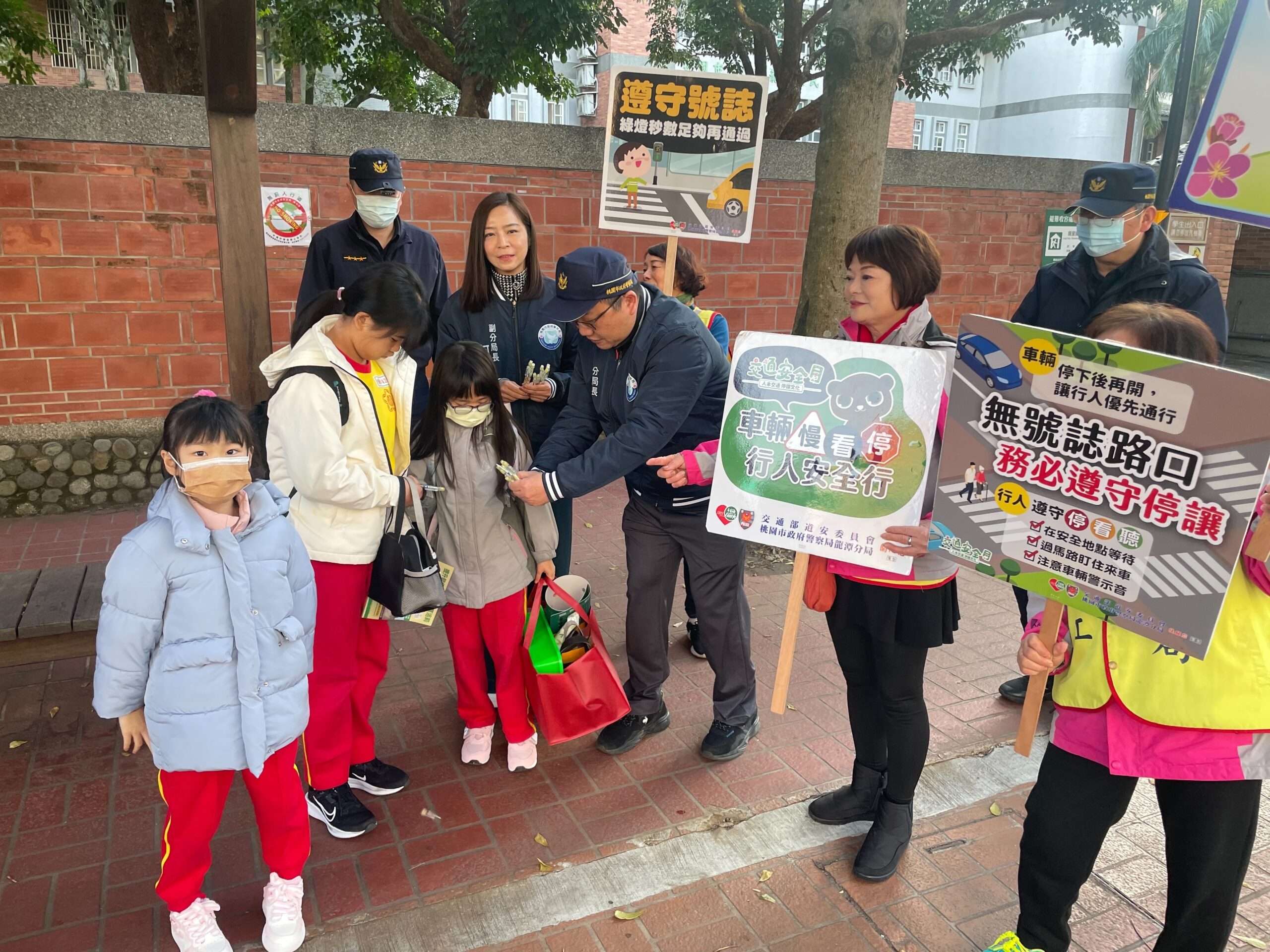 寒假結束!龍潭警守護通學路 強化取締周邊違規 S 1646887 scaled
