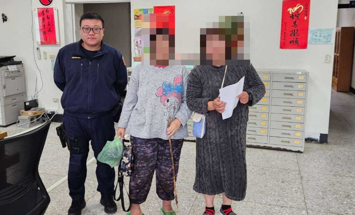 少女雨中迷途 大溪警助返家 S 236077075