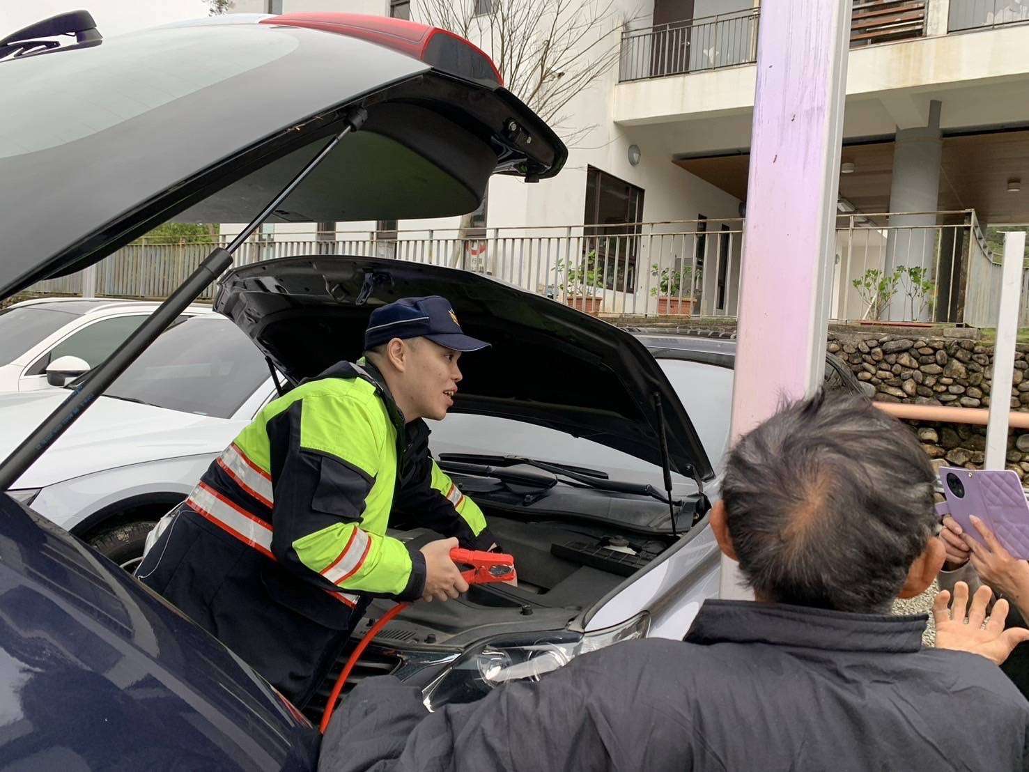 過年泡溫泉1原因無法返家 大溪警及時解圍 S 236077083 0