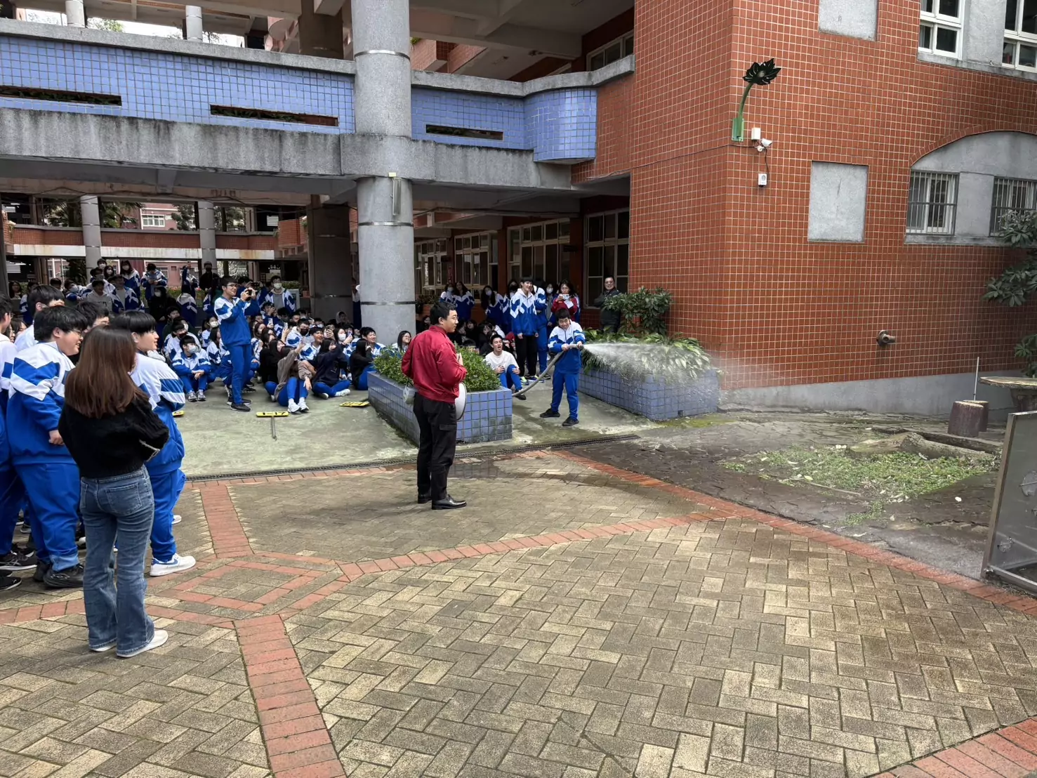 青埔消防分隊前進中大壢中 趣味闖關強化師生防災技能 青埔消防分隊前進中大壢中 趣味闖關強化師生防災技能