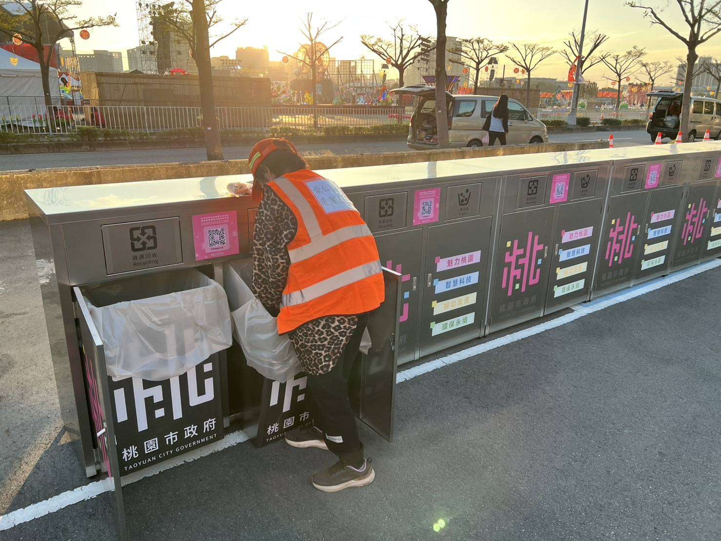 智慧垃圾桶與公廁導引系統 桃園燈會打造便捷環保賞燈體驗 S 36937747 0