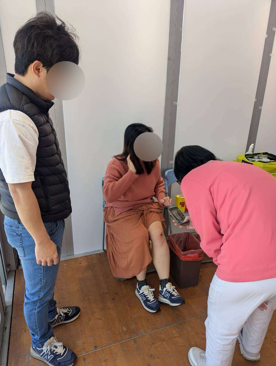 民眾燈會誤踩脫落地磚跌倒濺血 龜山暖警助及時就醫 S 375791635