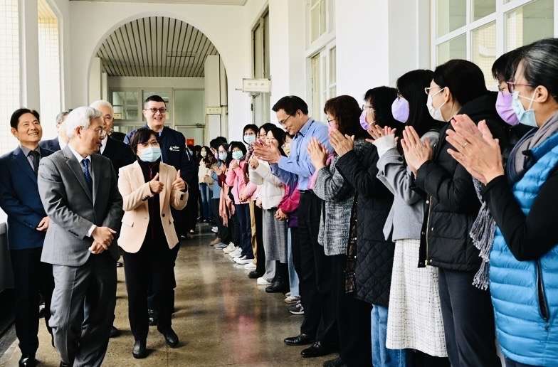 新春開工前進警政署拜年 內政部長盼持續精進打詐成效 S 43565342 0