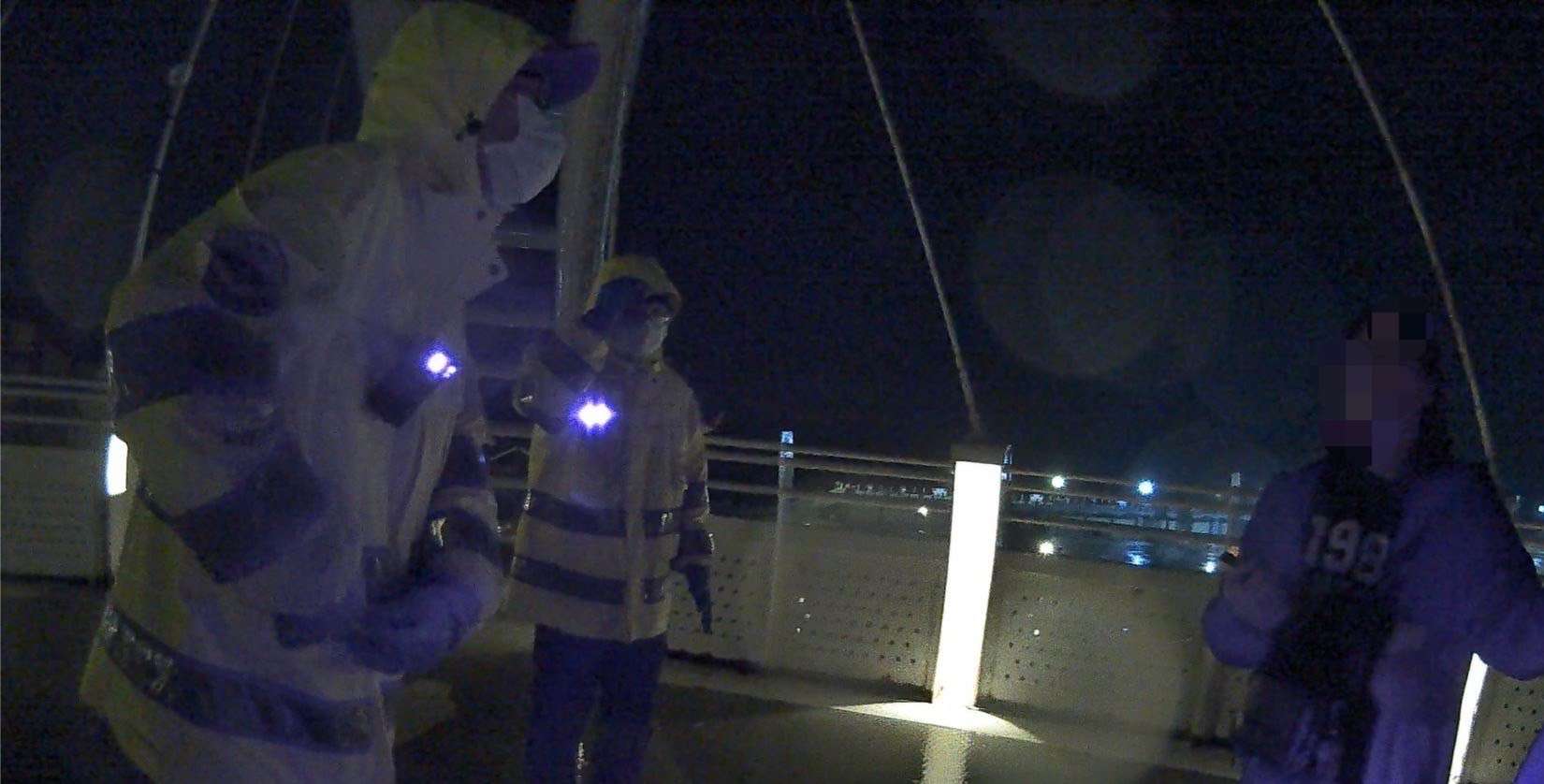 女吵架心情差漁港徘徊 楊梅警溫暖開導解心結 S 73121901 0