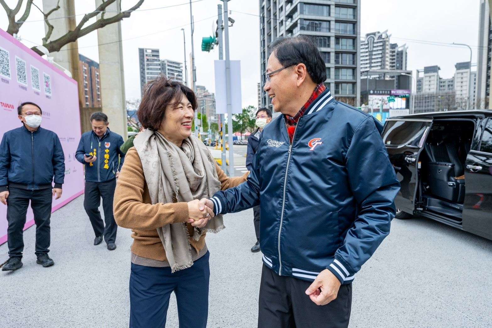 台東縣長赴桃參訪台灣燈會 盼深化雙方合作 f04a08bb 1ced 4e20 a3d4 7ecfb894bfe5