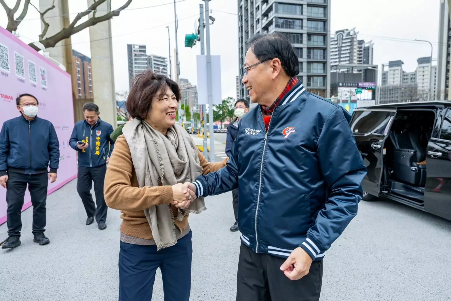 台東縣長赴桃參訪台灣燈會 盼深化雙方合作 f04a08bb 1ced 4e20 a3d4 7ecfb894bfe5
