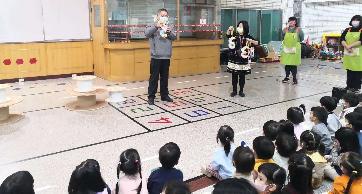 桃檢檢察長訪視教保中心 溫馨陪伴幼兒組裝提燈 img18