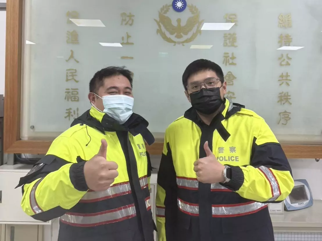 急著朝聖台灣燈會 粗心男機車停好竟忘記熄火 trfda5 1