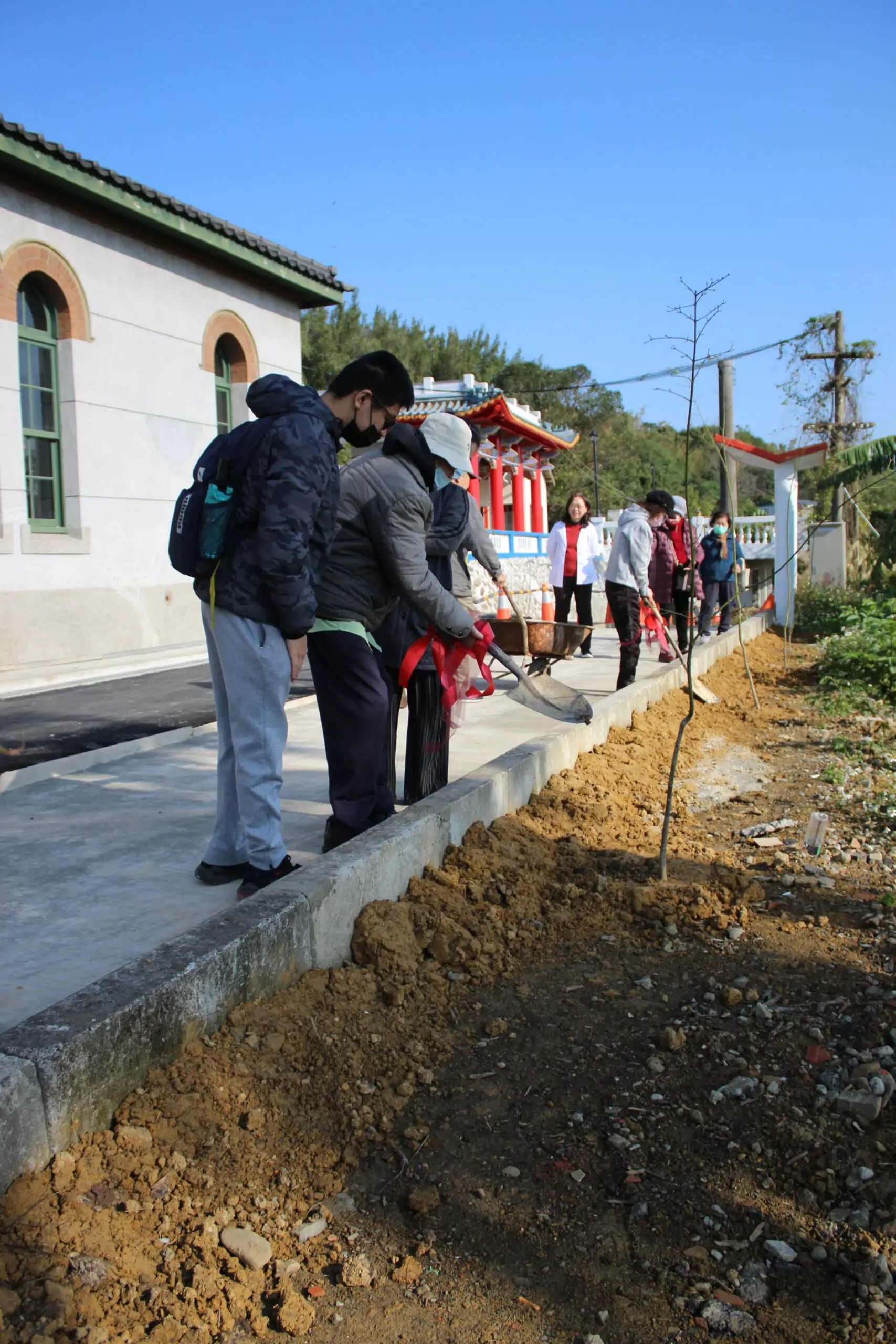 樂生園區茂盛的大樹曾是因病受隔絕的院民身心寄託。目前園區工程接近完工，種樹活動 0 scaled