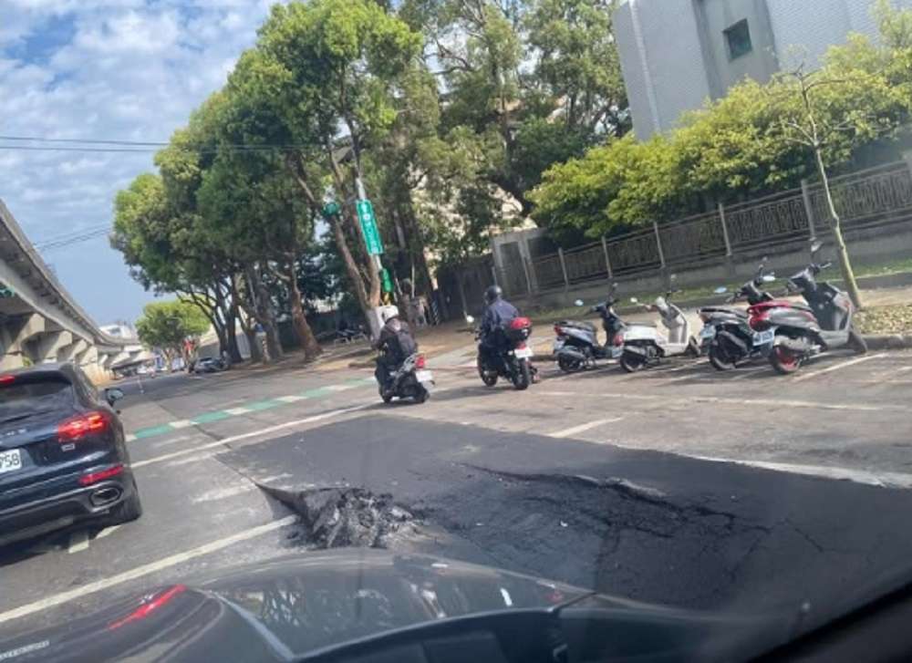 龜山文化一路地面凹陷 桃園養工處曝原因 1743035547548
