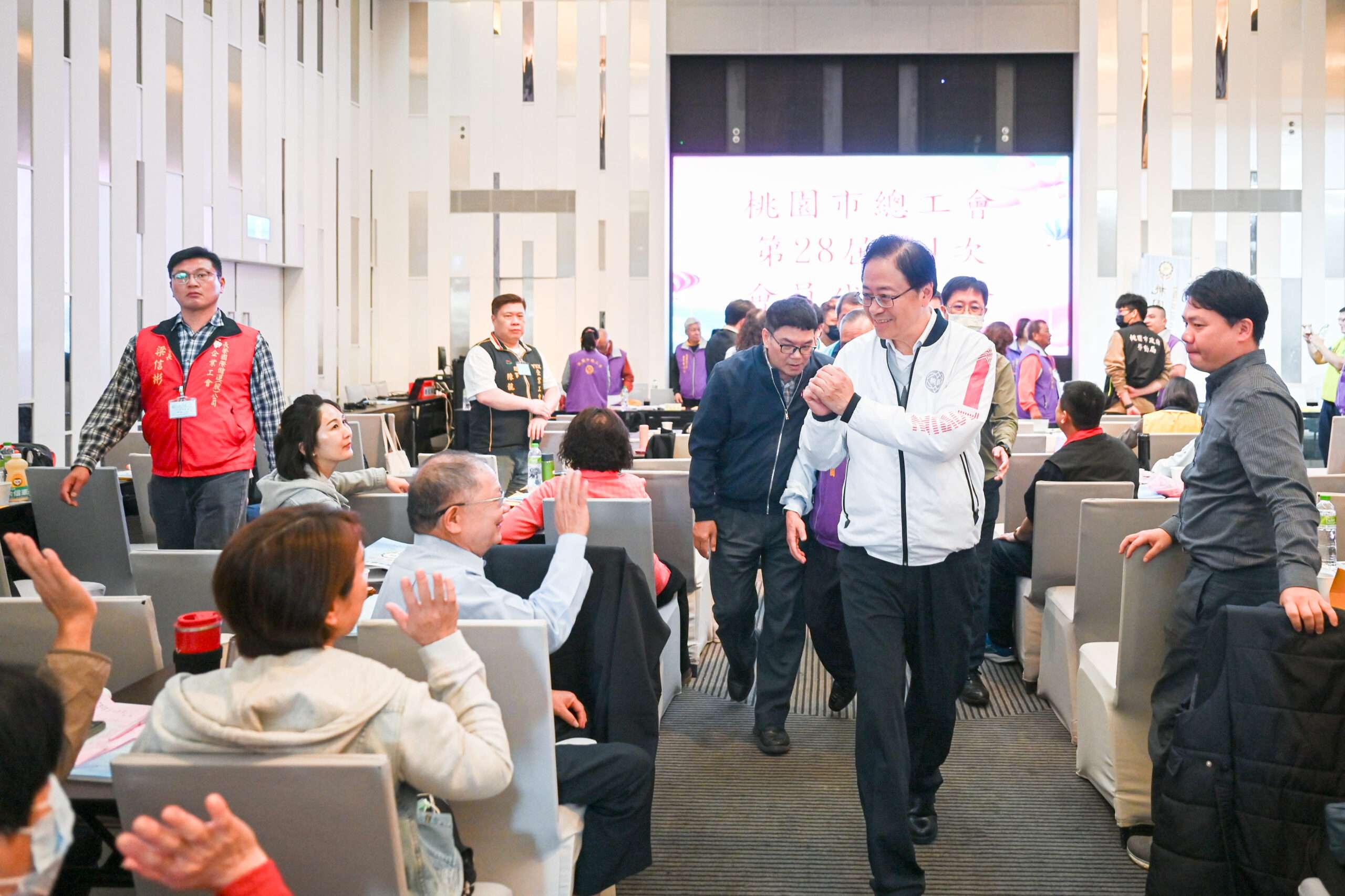 桃園市總工會第28屆會員大會登場 張善政盼攜手完善勞工權益 20250325145603830 scaled