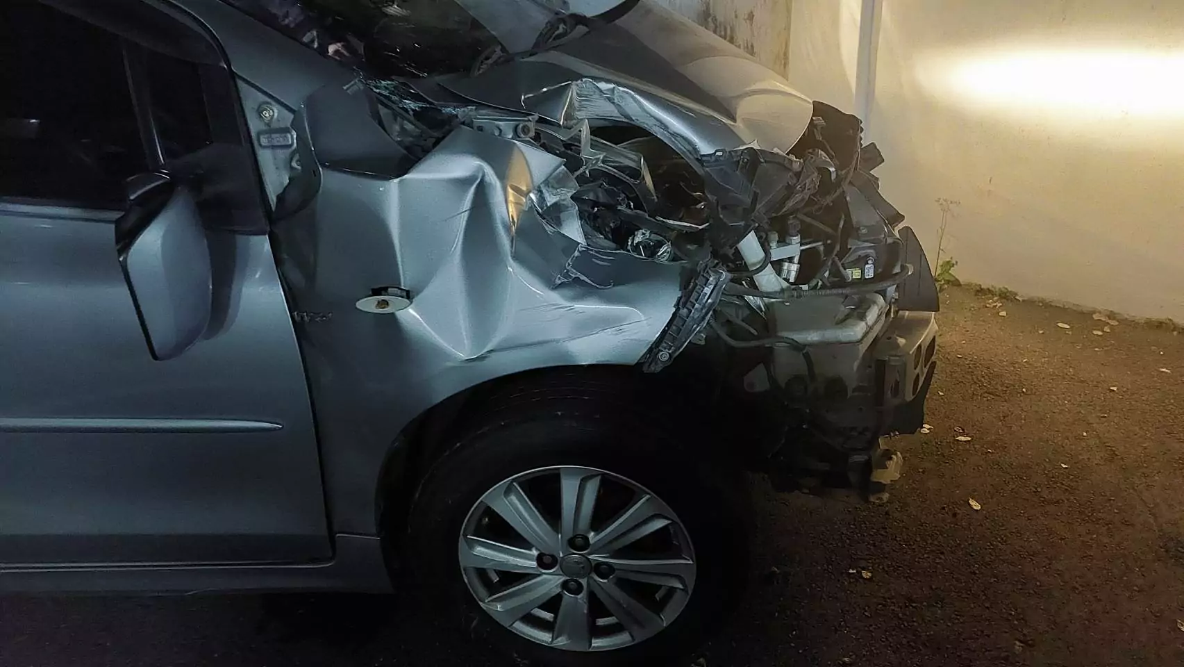【有片】酒駕還吸毒!男子撞車逃逸超ㄎㄧㄤ遭警壓制逮捕 2092864 0