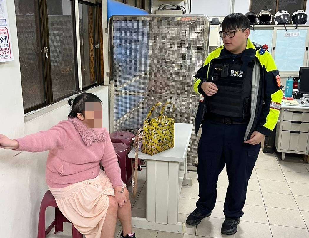 搭公車坐過站迷途觀音　大園警靠她身上「這物」助團圓