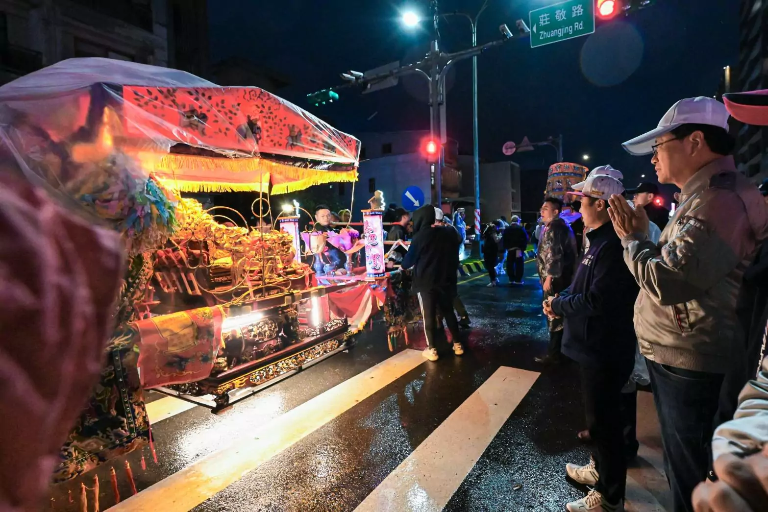 觀音草漯保障宮南巡進香 信眾不畏風雨迎天上聖母回鑾 觀音草漯保障宮南巡進香 信眾不畏風雨迎天上聖母回鑾