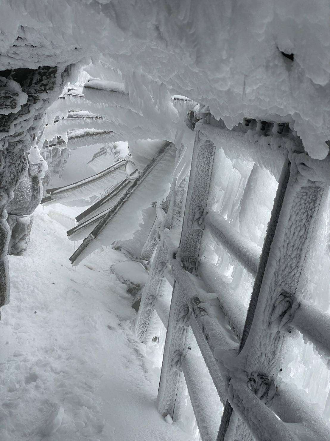 高山雪融結冰步行風險高 登山口附近發現4件事立即撤退 485957111 985080160476248 3138659837310495043 n