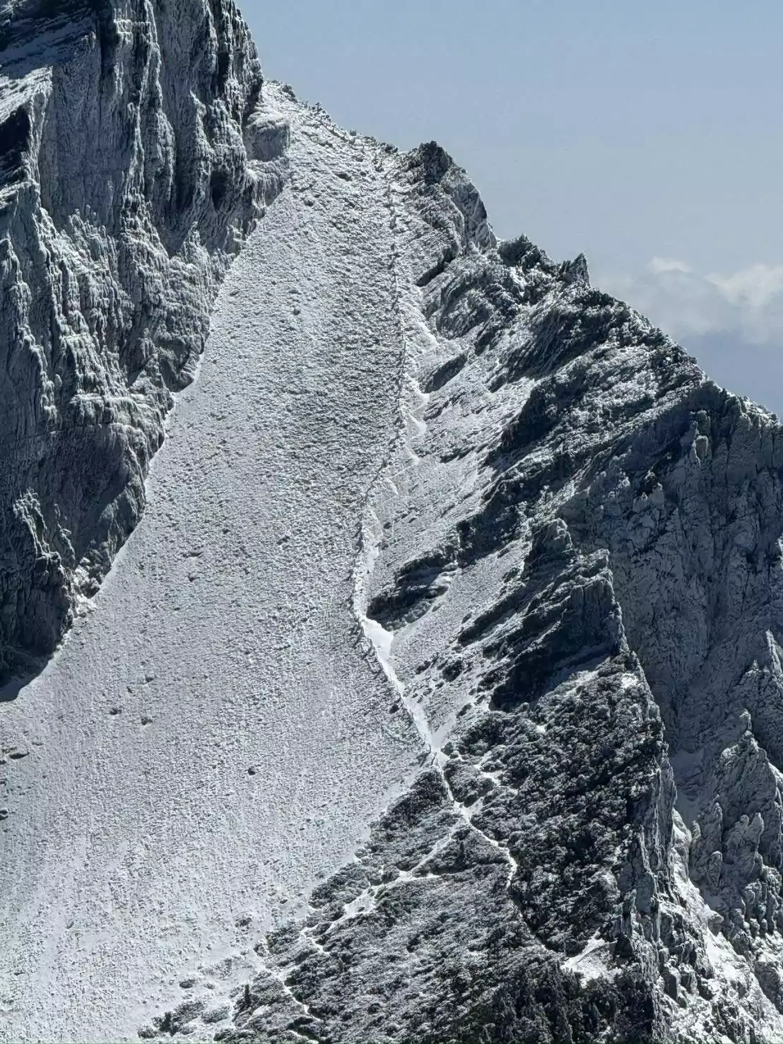 高山雪融結冰步行風險高 登山口附近發現4件事立即撤退 486450047 985080170476247 4737387771672021930 n