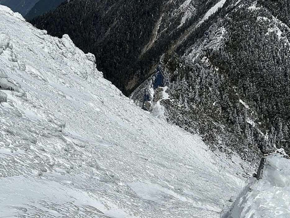 高山雪融結冰步行風險高 登山口附近發現4件事立即撤退 486503794 985080203809577 4191013565325151220 n e1742721243187