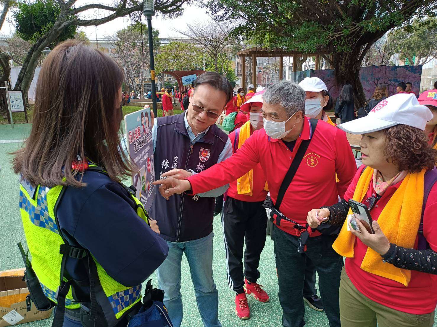 桃園都城隍爺遶境登場 警方交安識詐宣導護民眾平安 607452