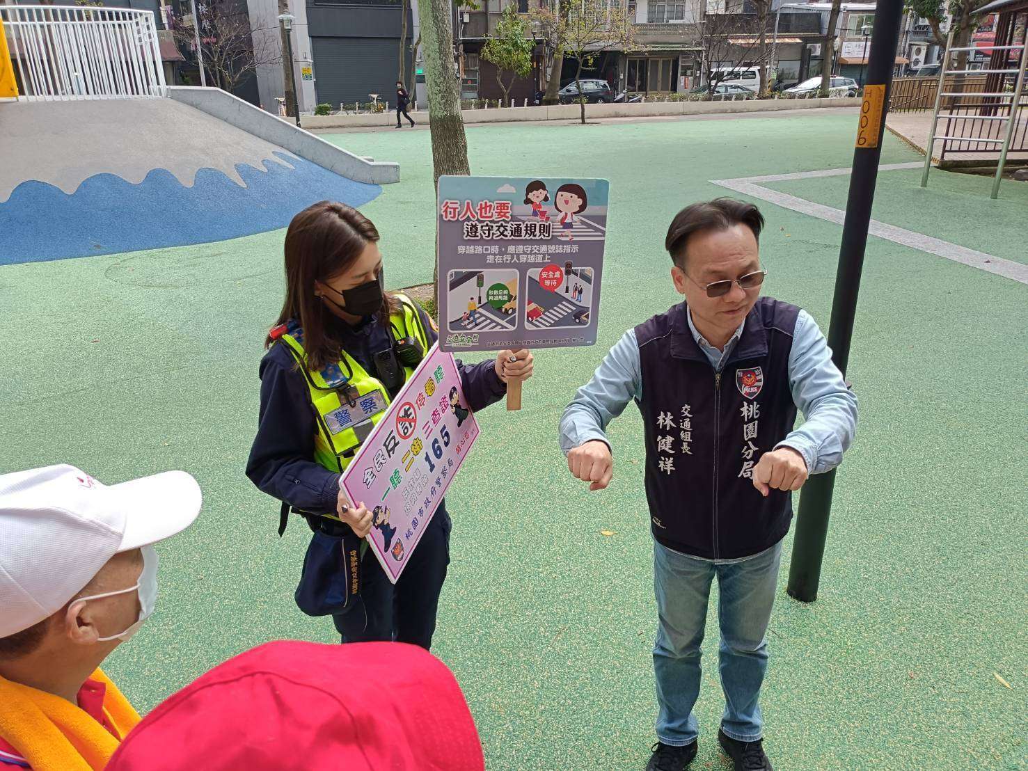 桃園都城隍爺遶境登場 警方交安識詐宣導護民眾平安 607456 0