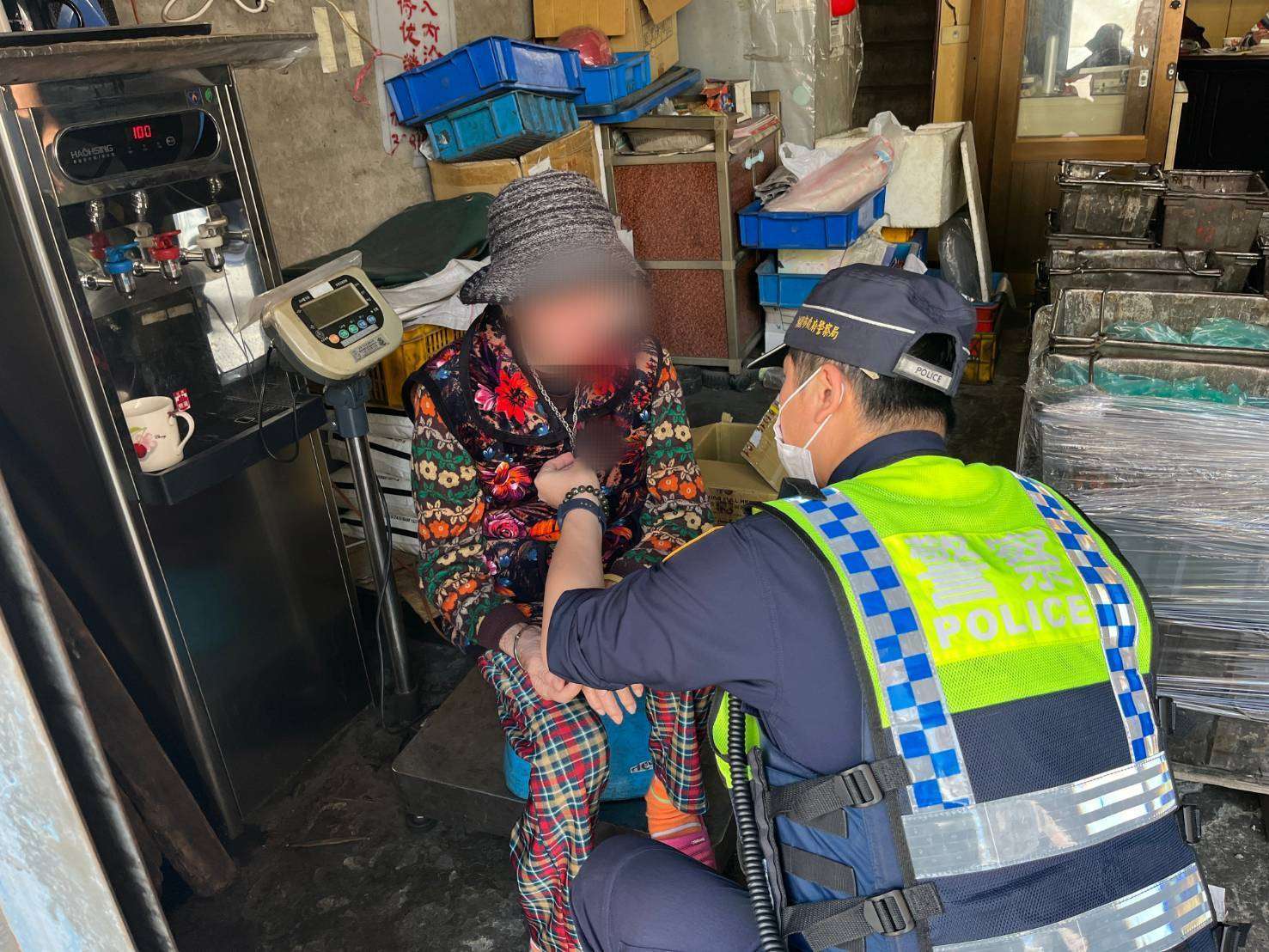 8旬老婦外出迷途 警憑「這一物」助平安返家 765508 0