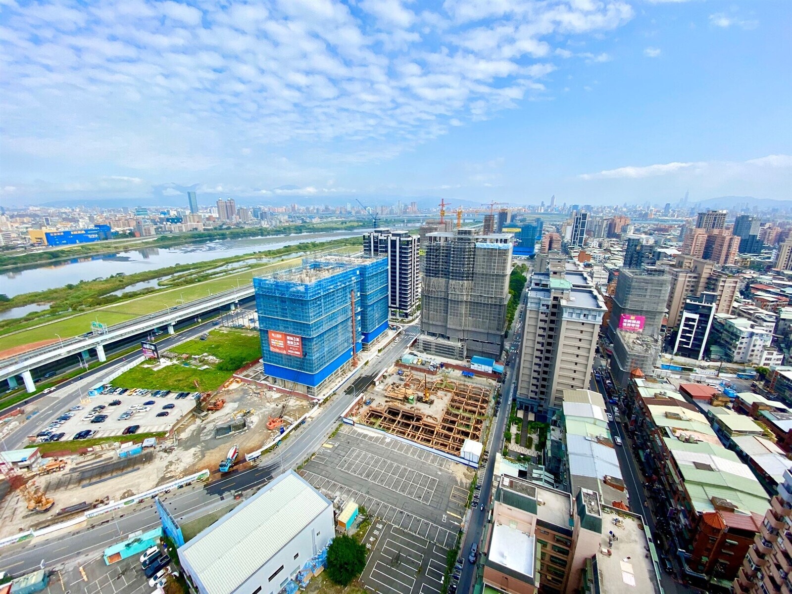 房市凍!七都交易預售驟減4成、總價也降 建商賣壓加劇「改送家電、裝潢」