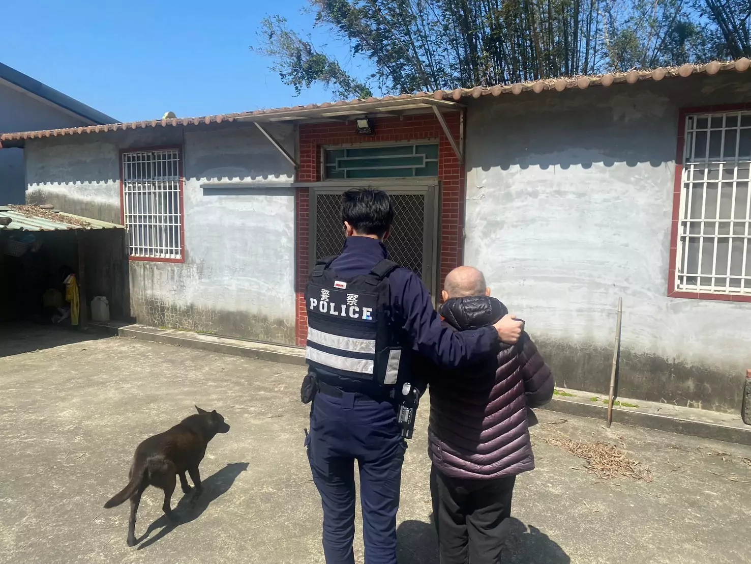 81歲失智老翁迷途街頭 龍潭警憑「這數字」助順利返家 S 2203659 0