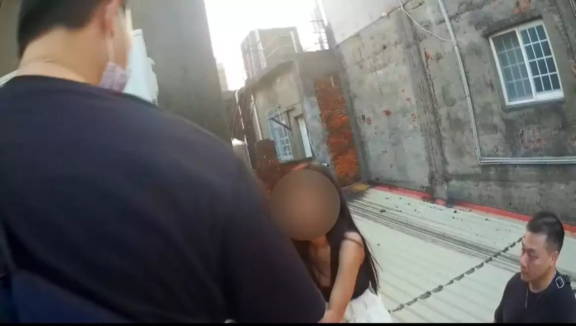 養生館暗藏春色 越南籍女子頂樓躲藏險象環生 S 29122565