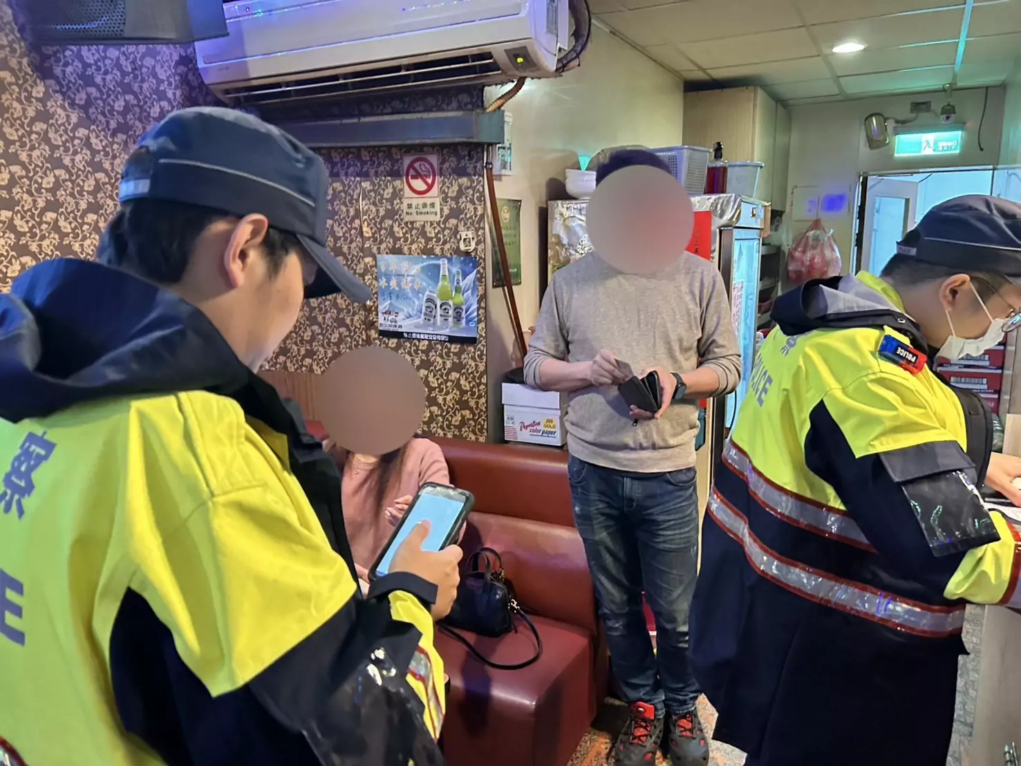 龜山警鐵腕執行雷霆除暴專案 強力臨檢逮11人 S 380157957